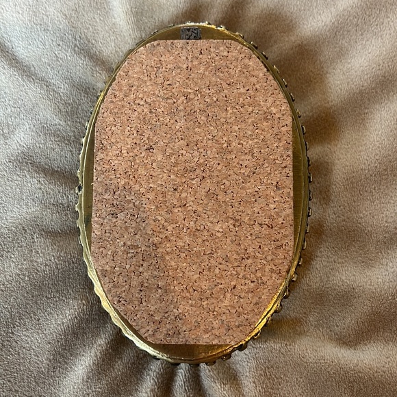 Wisdom / Q paperweight - Picture 2 of 4